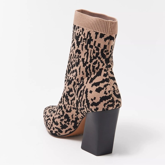 VINCE CAMUTO Setillen Boots size 9.5 new - Picture 2 of 7